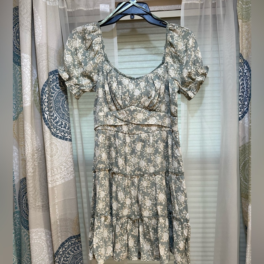 Trixxi Green and Cream Floral Dress